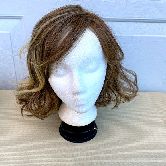 Wave It Off Wig by Hairdo Hairuwear) in Glazed Mocha - Picture 2 of 7